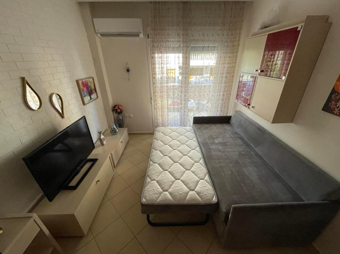 Brick Apartment Néa Péramos Екстериор снимка